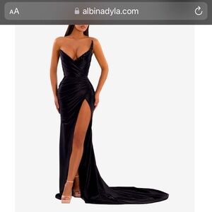 Long black Albina Dyla Dress